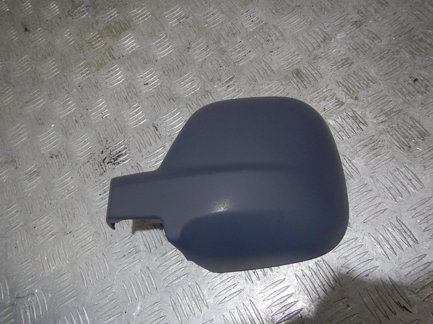 Крышка зеркала внутренняя левая