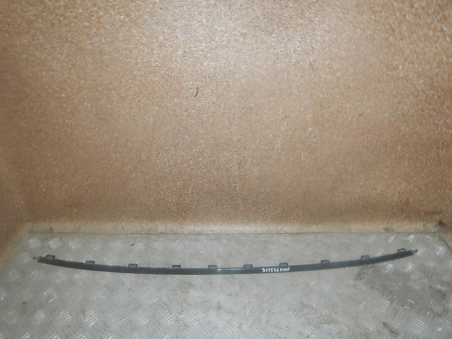 Молдинг заднего бампера