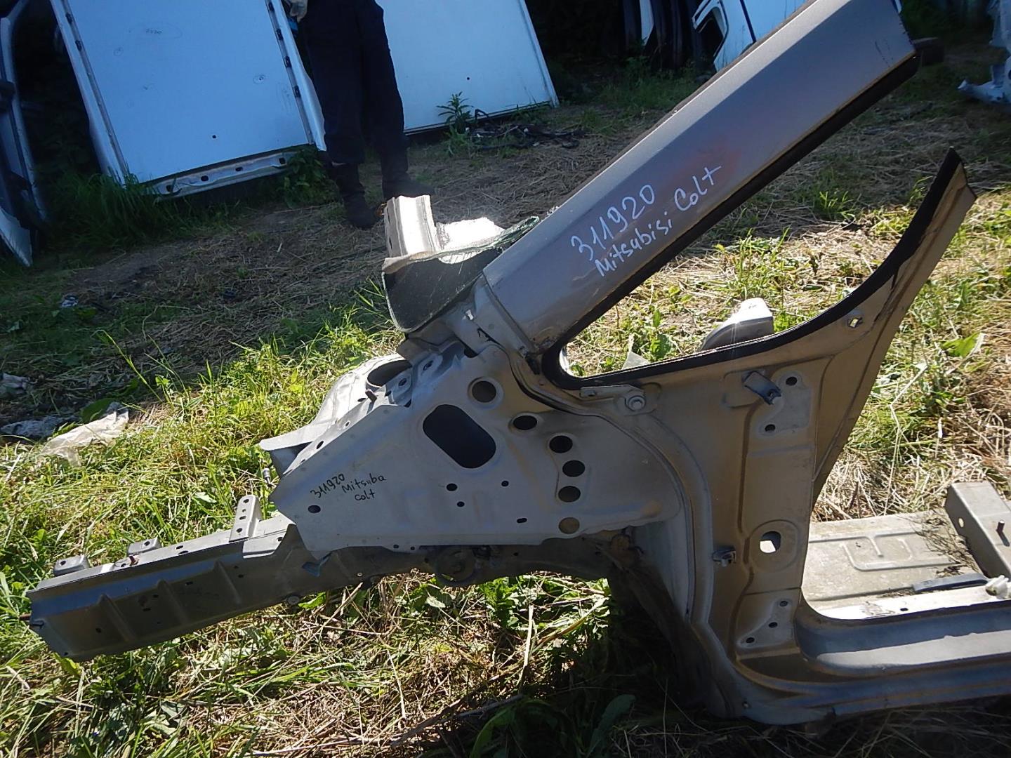 Лонжерон передний левый