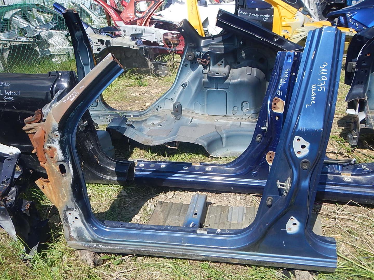 Кузовной элемент