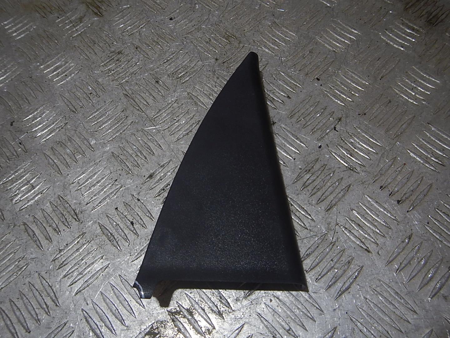 Накладка двери задней левой