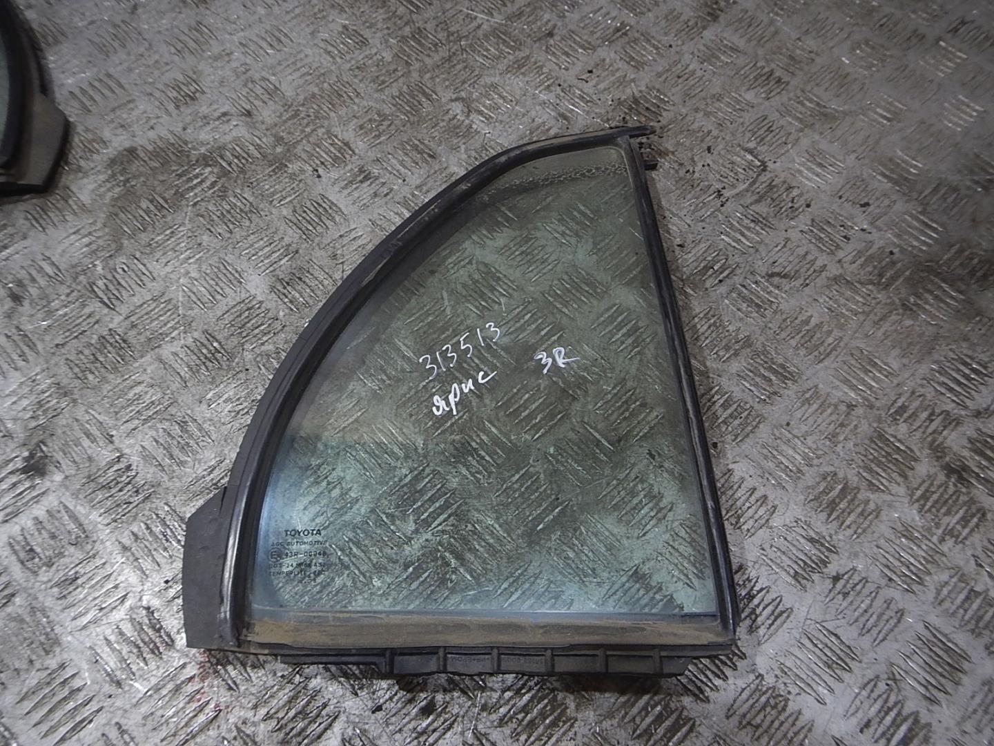 Стекло кузовное глухое правое