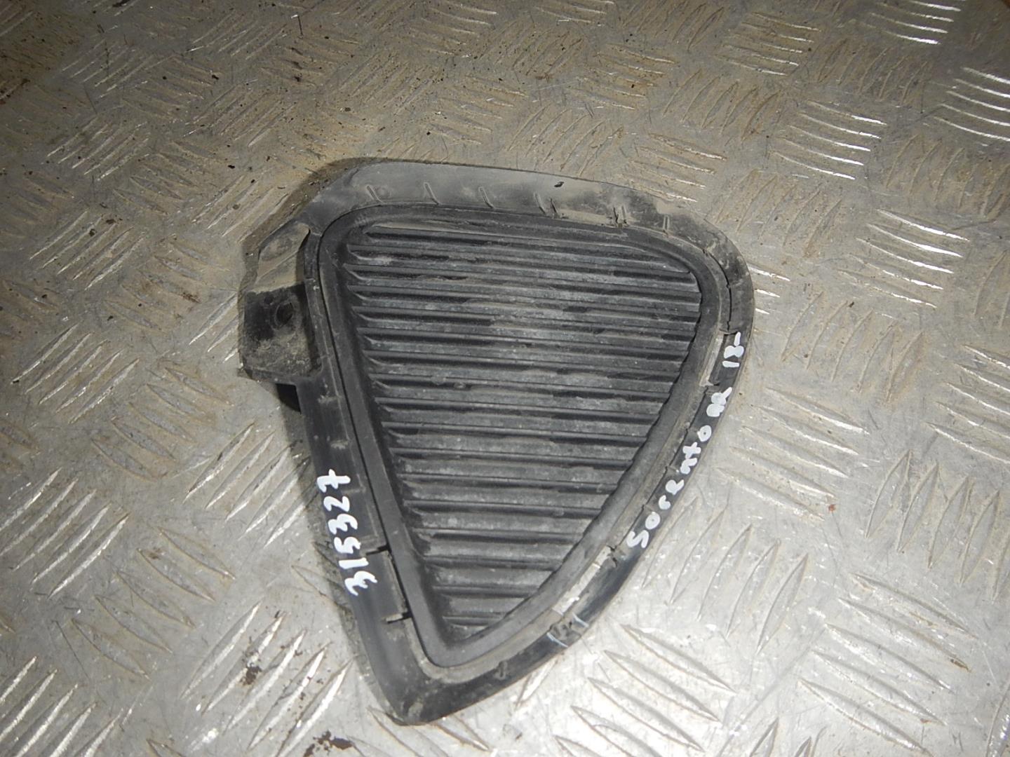 Решетка в бампер правая