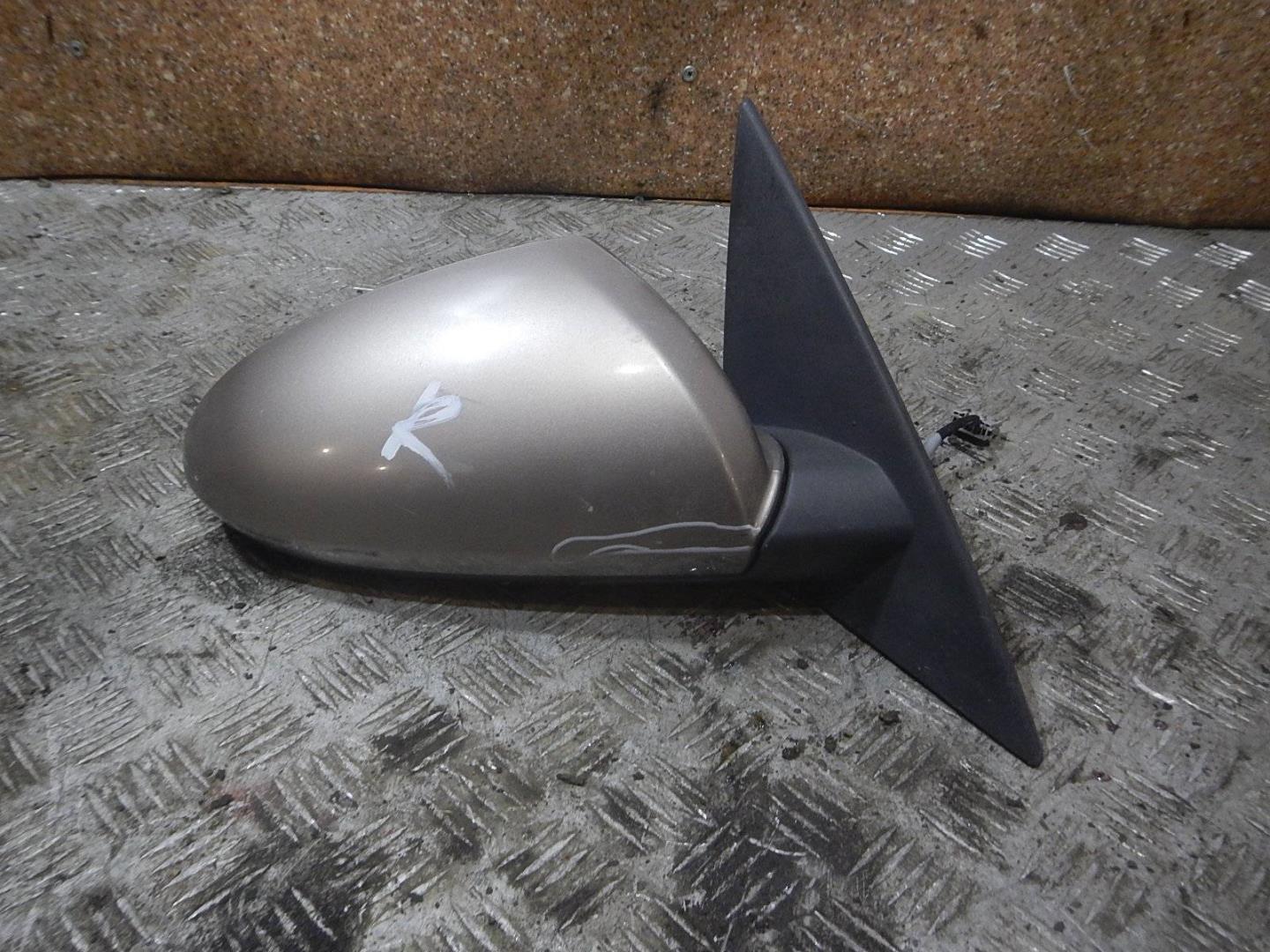 Зеркало правое электрическое