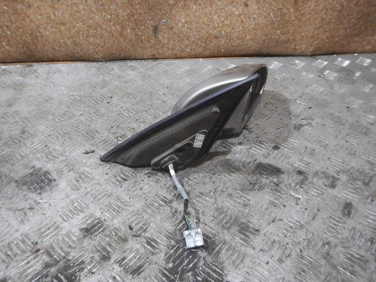 Зеркало правое электрическое