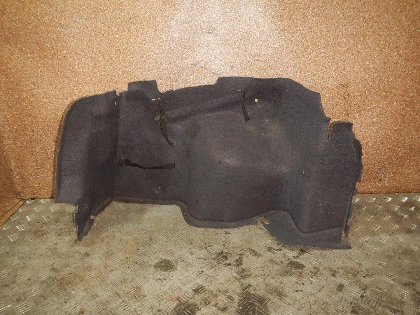 Обшивка багажника