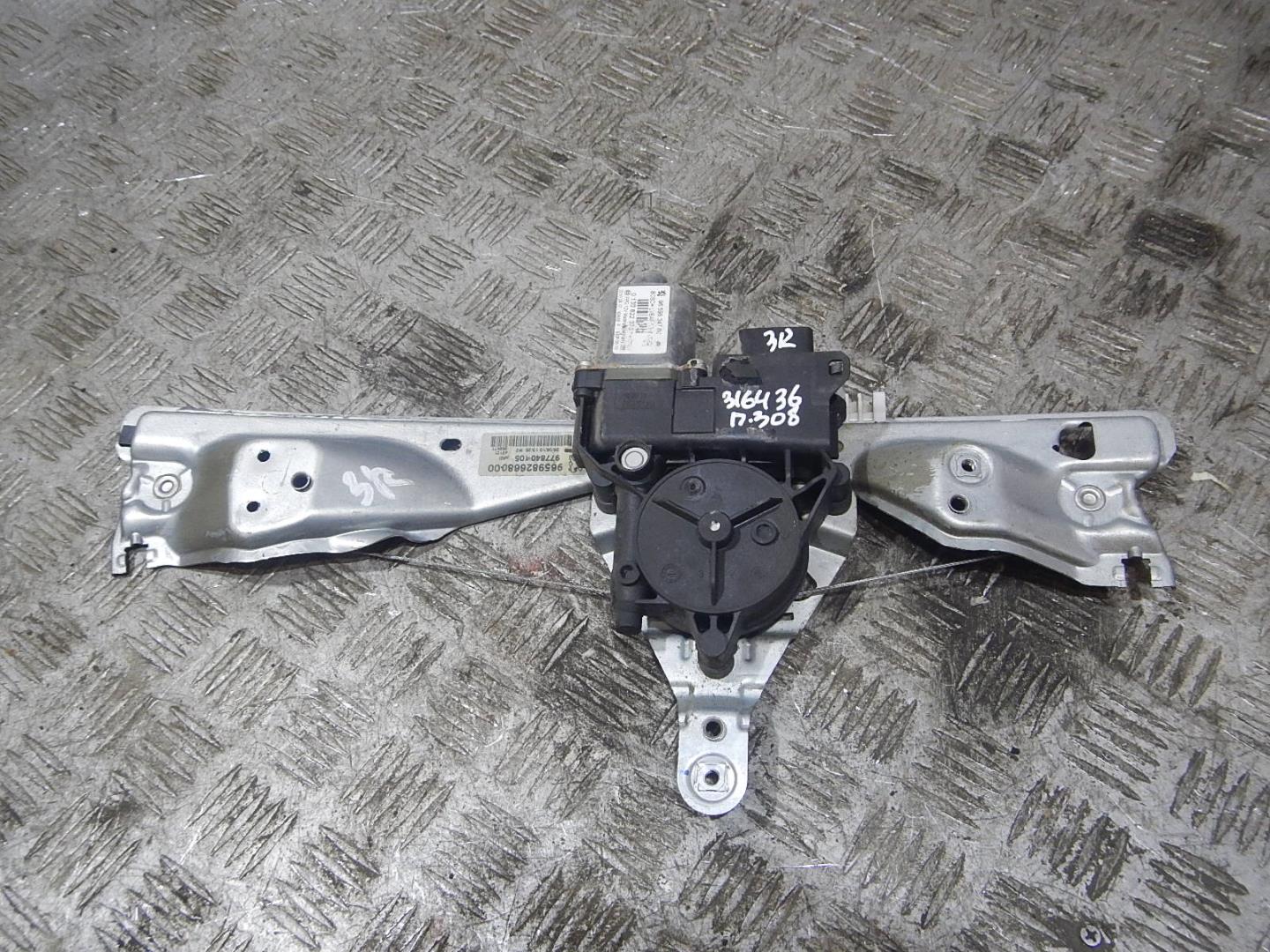 Стеклоподъемник электр. задний правый