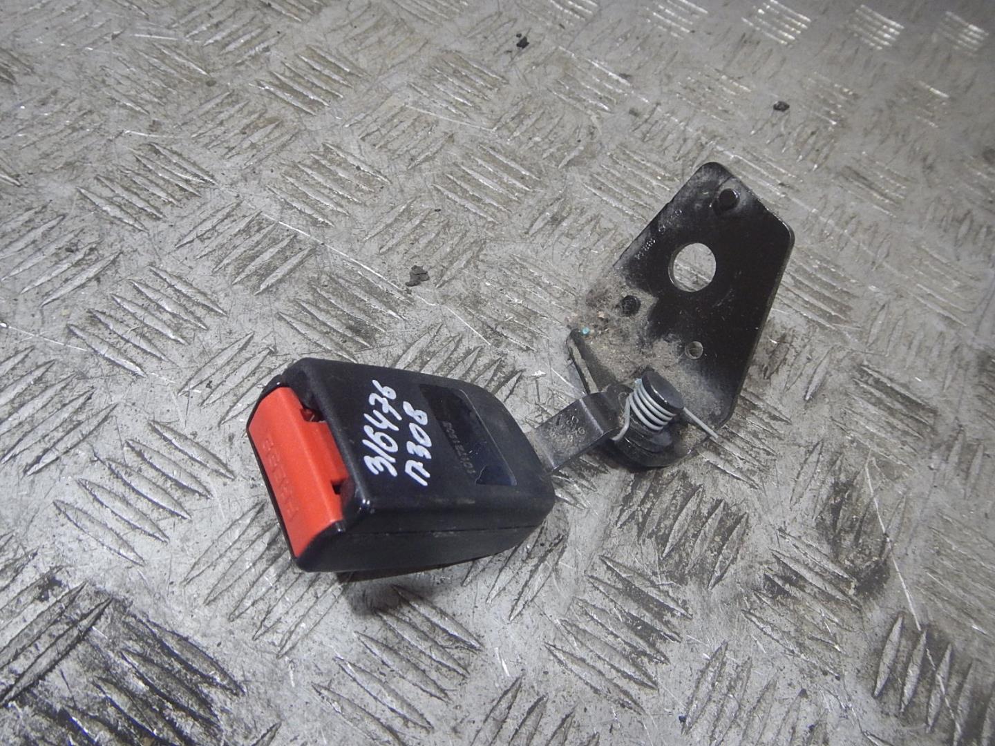 Ответная часть ремня безопасности