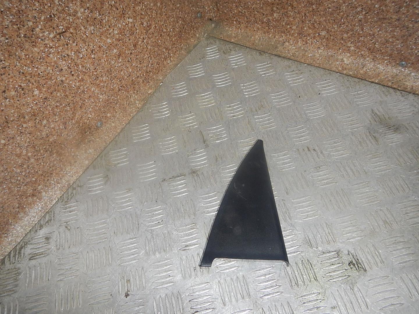 Накладка двери задней левой