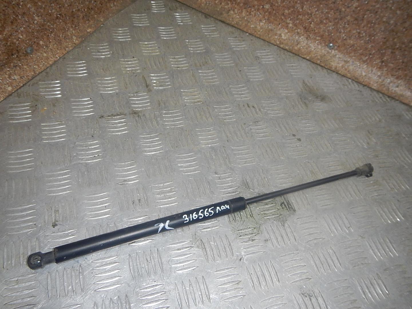 Амортизатор двери багажника