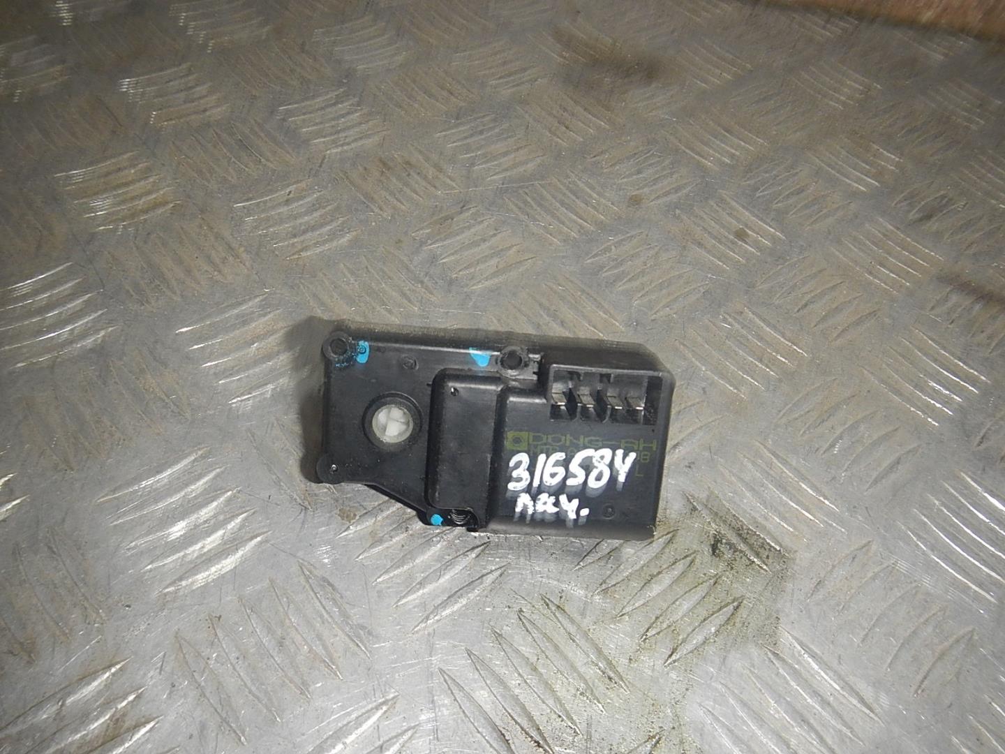 Моторчик заслонки печки