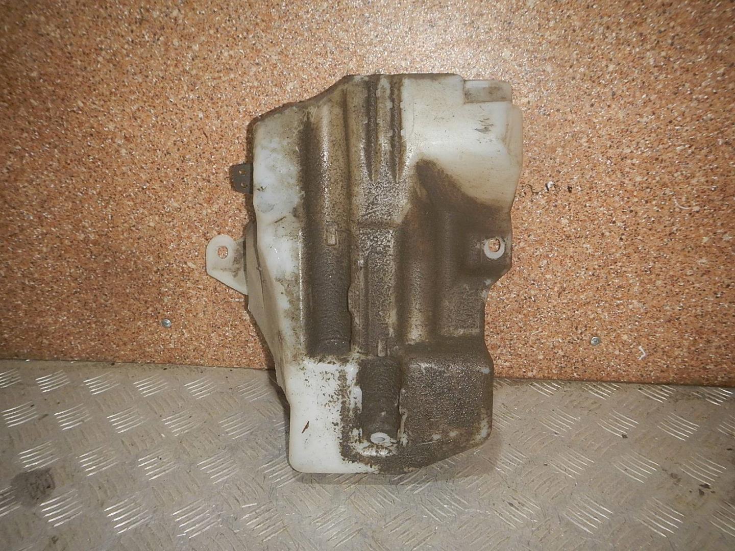 Бачок омывателя лобового стекла