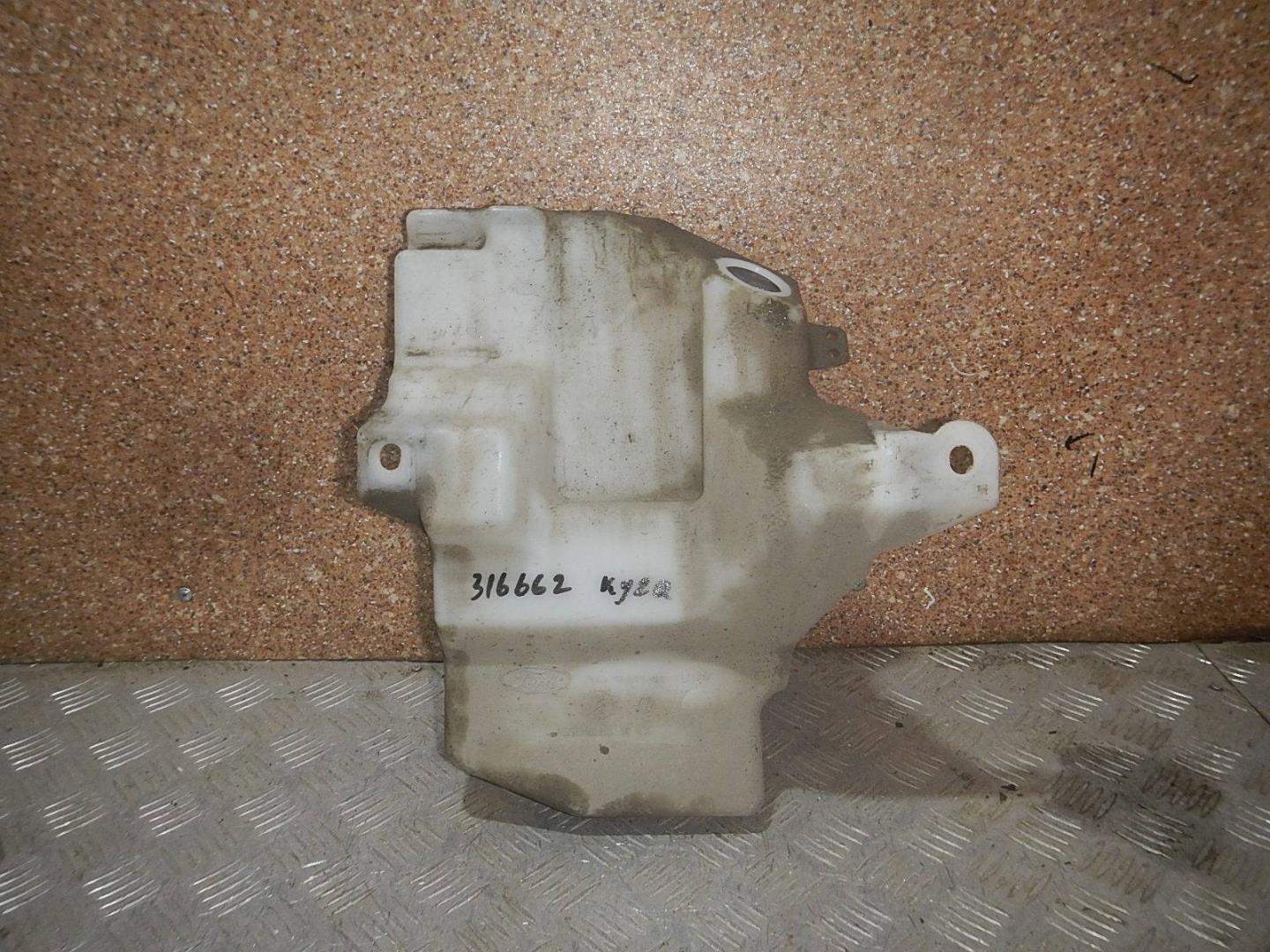 Бачок омывателя лобового стекла