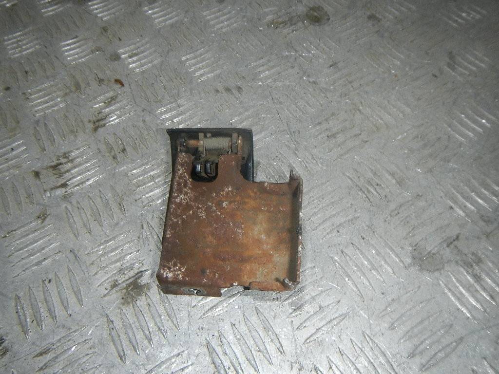 Ручка открывания капота