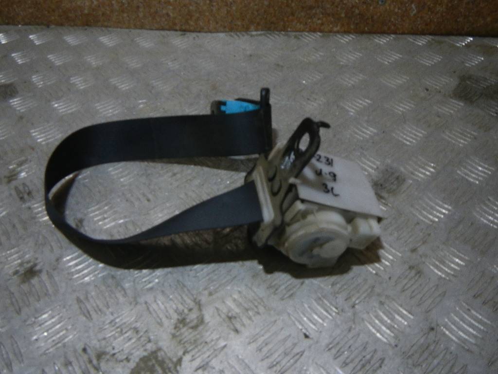 Ремень безопасности