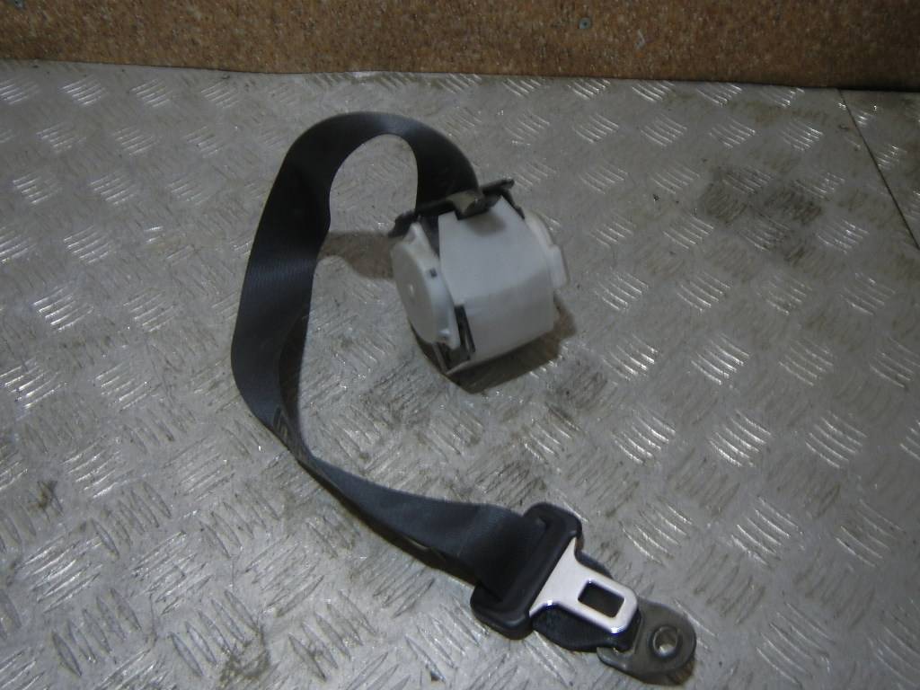 Ремень безопасности