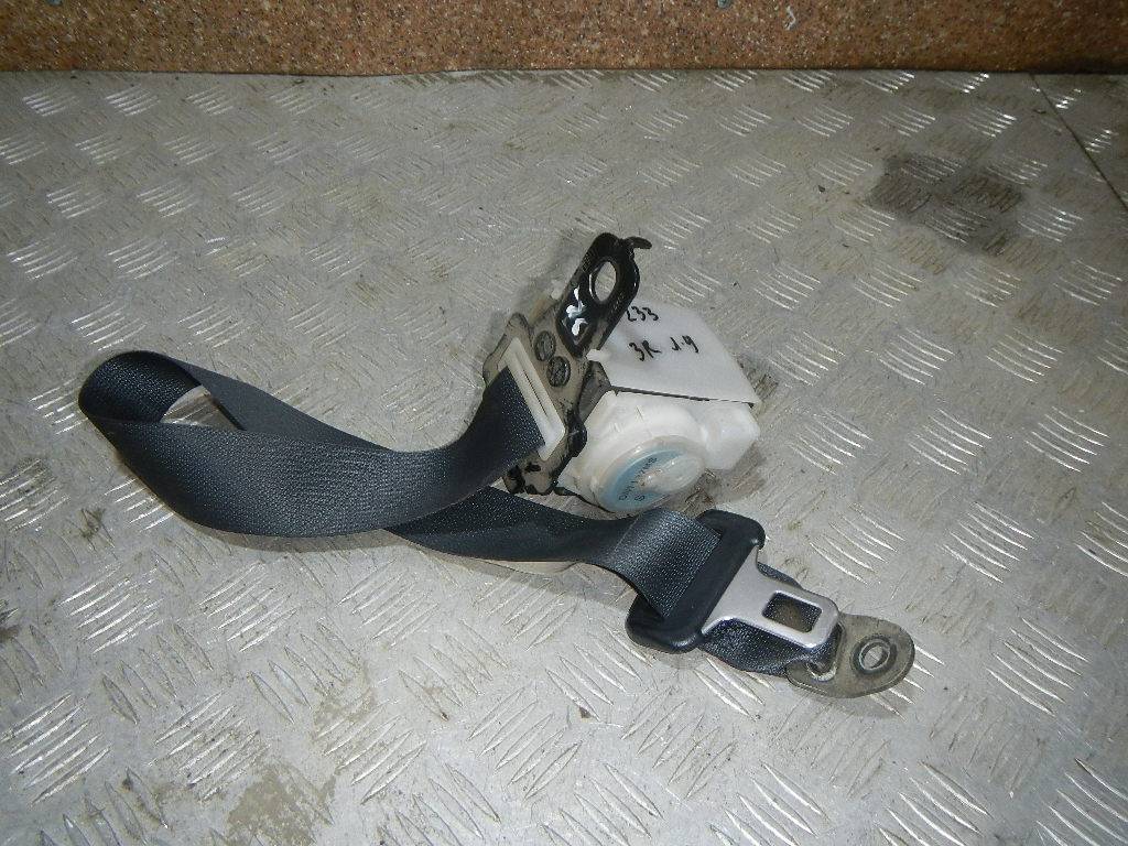 Ремень безопасности