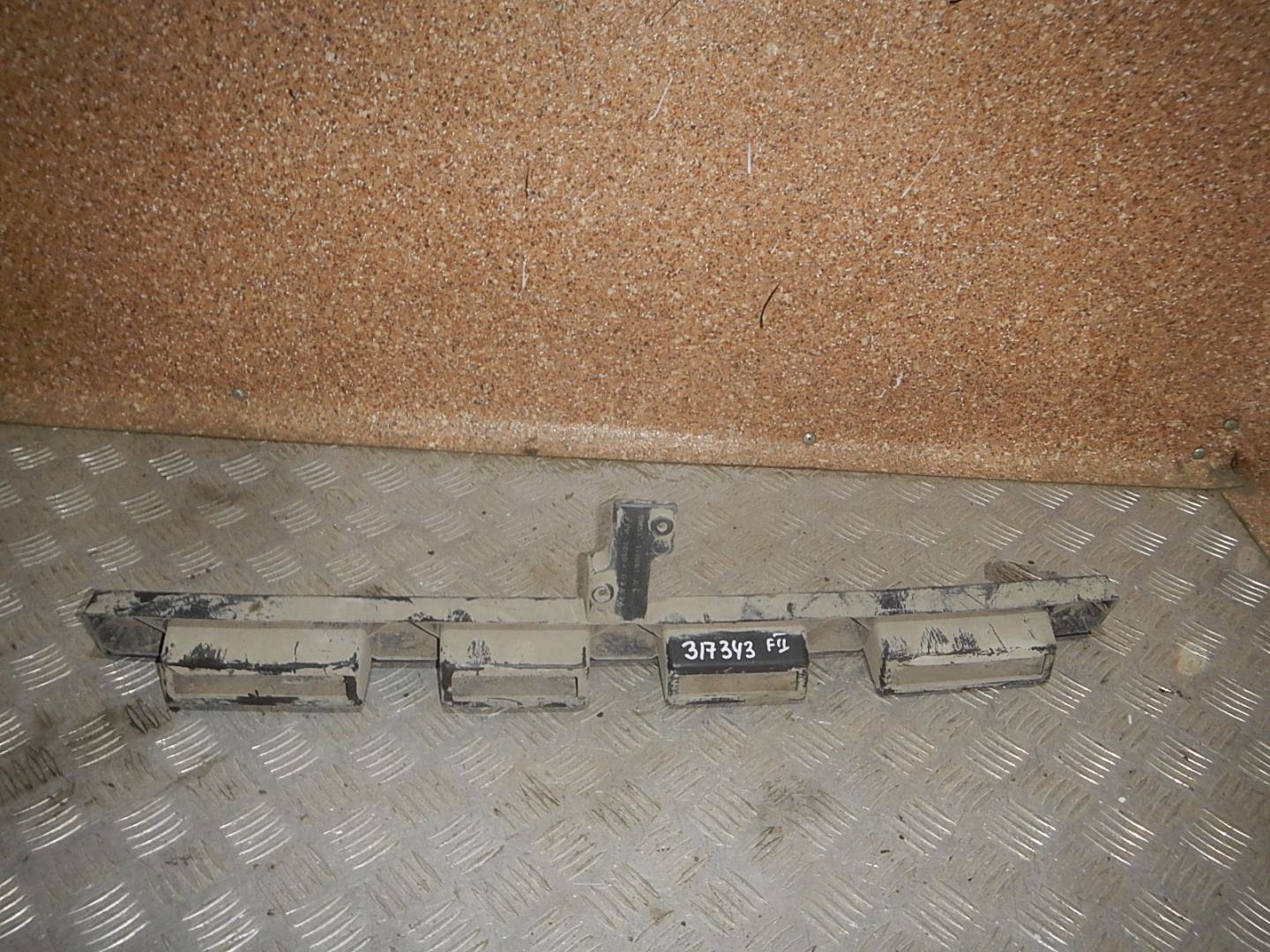 Кронштейн заднего бампера