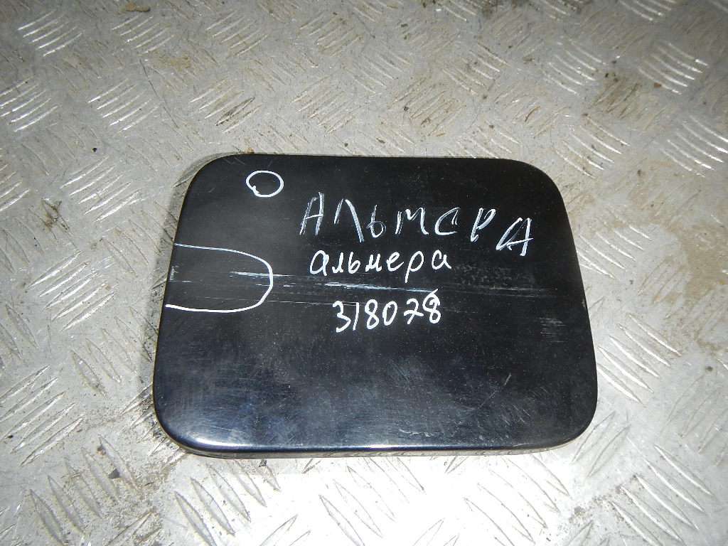 Лючок бензобака