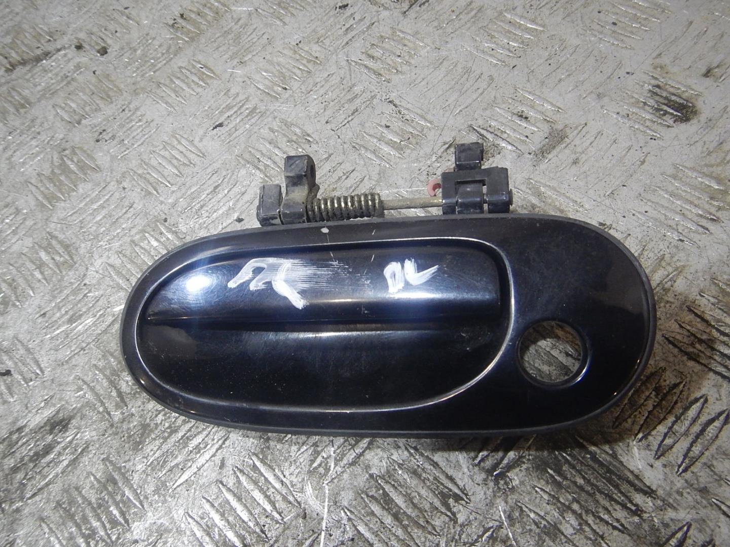 Ручка двери передней наружная левая