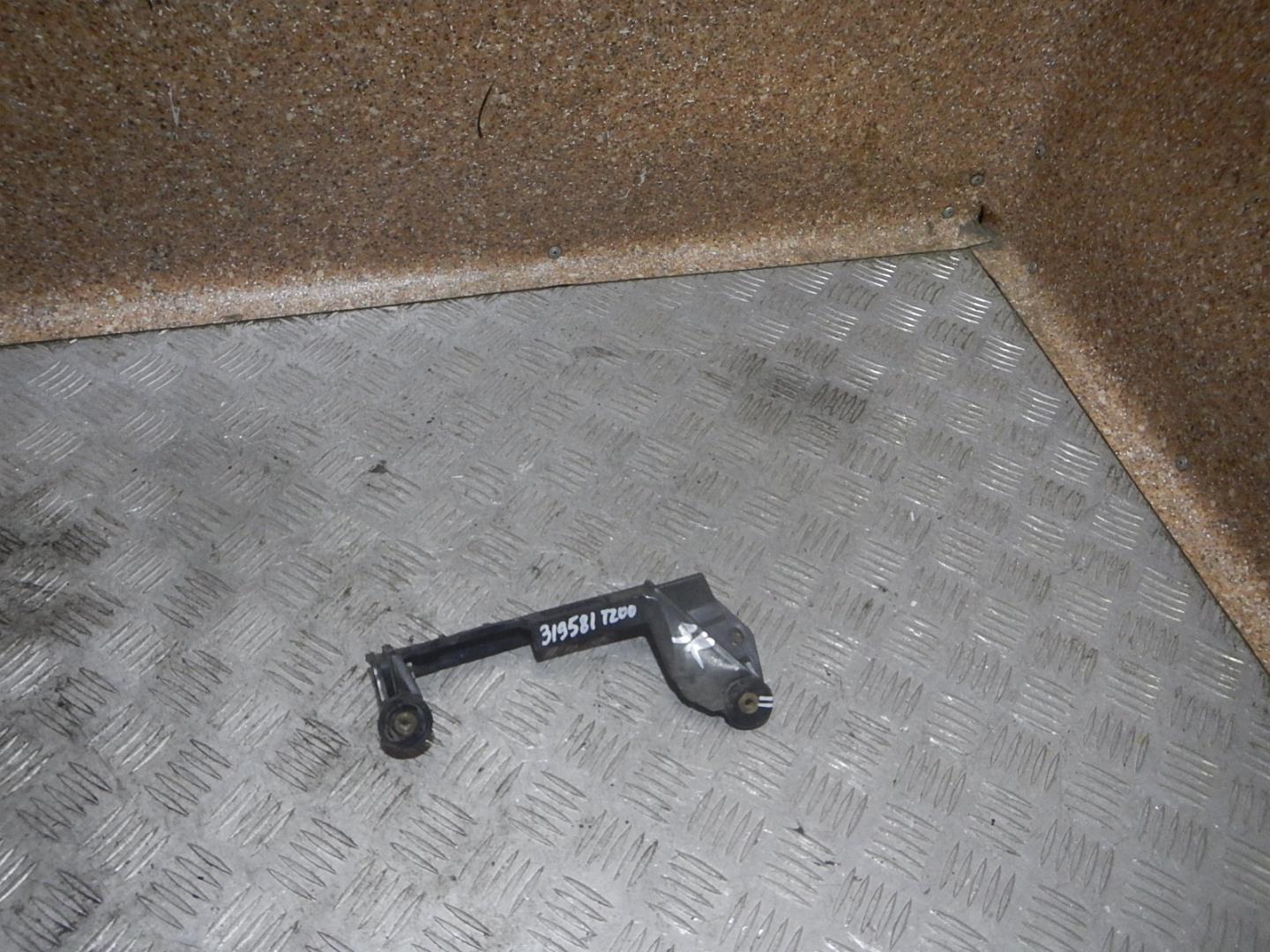 Направляющая стекла двери