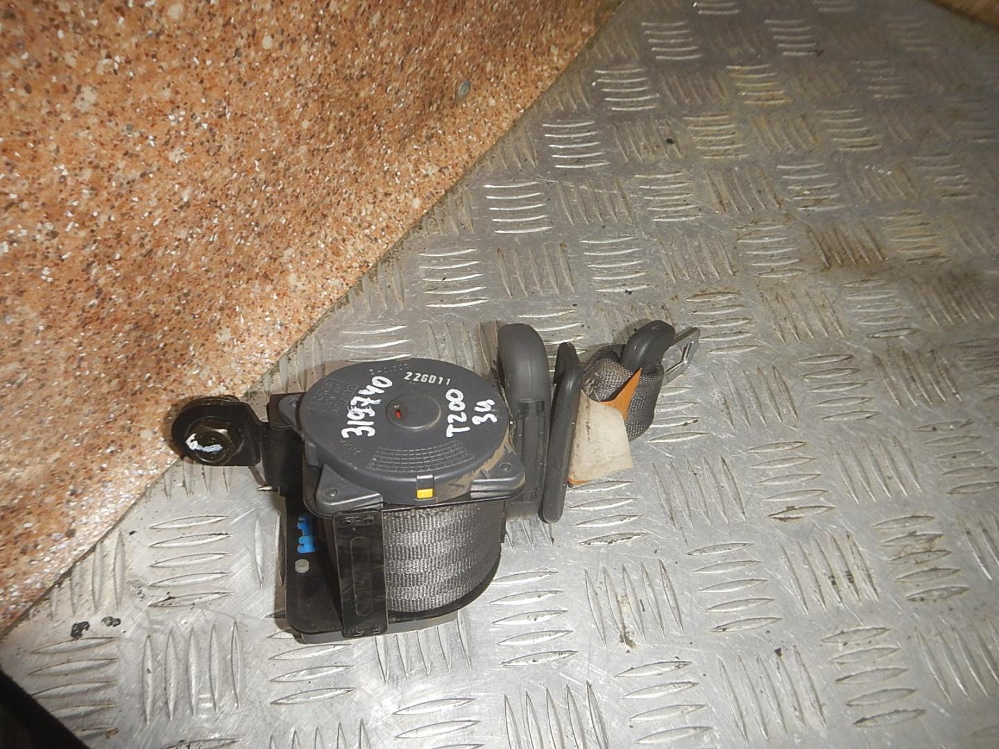 Ремень безопасности