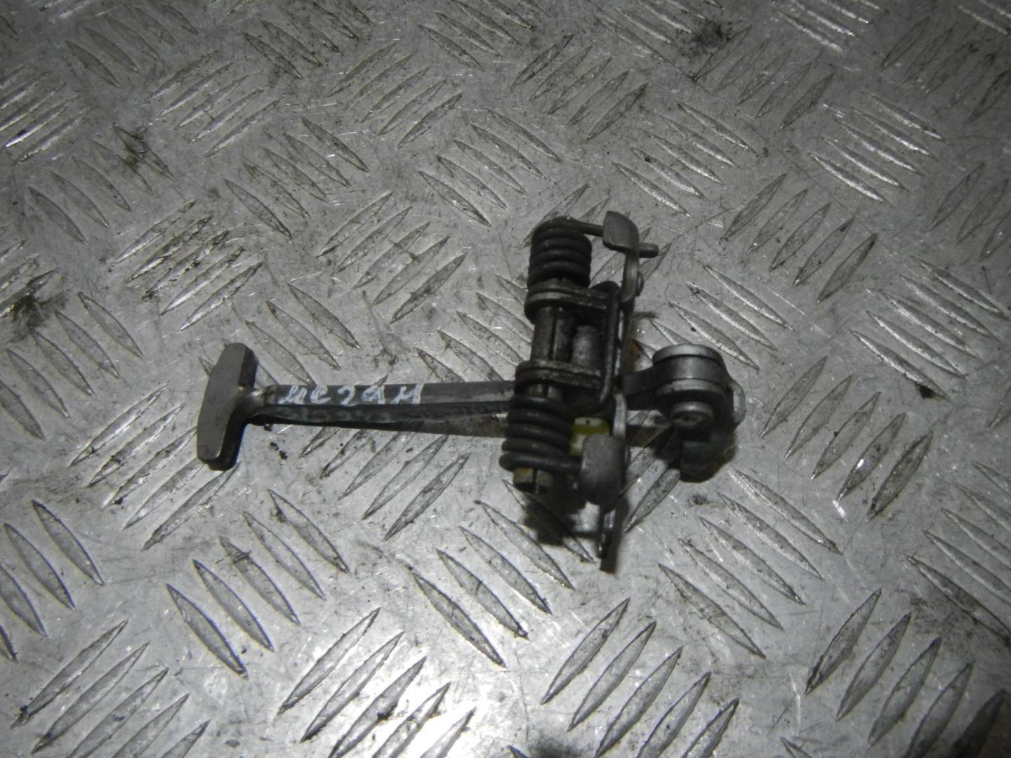 Ограничитель двери