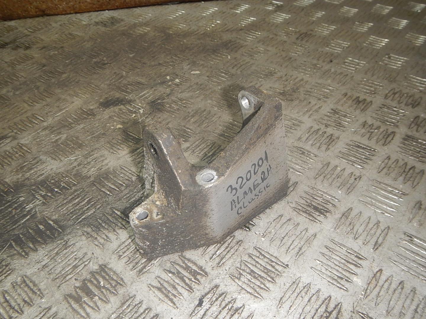 Кронштейн ГУР