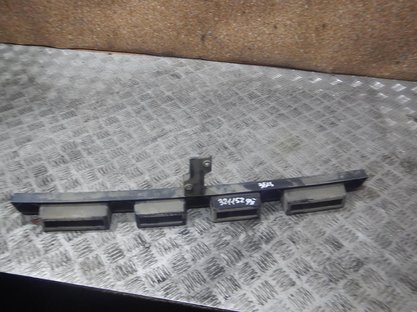 Кронштейн заднего бампера