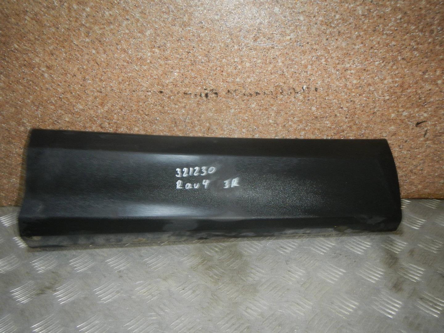 Молдинг задней правой двери