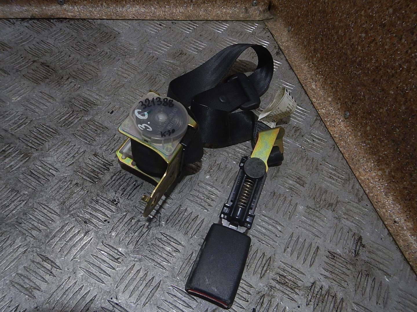 Ремень безопасности