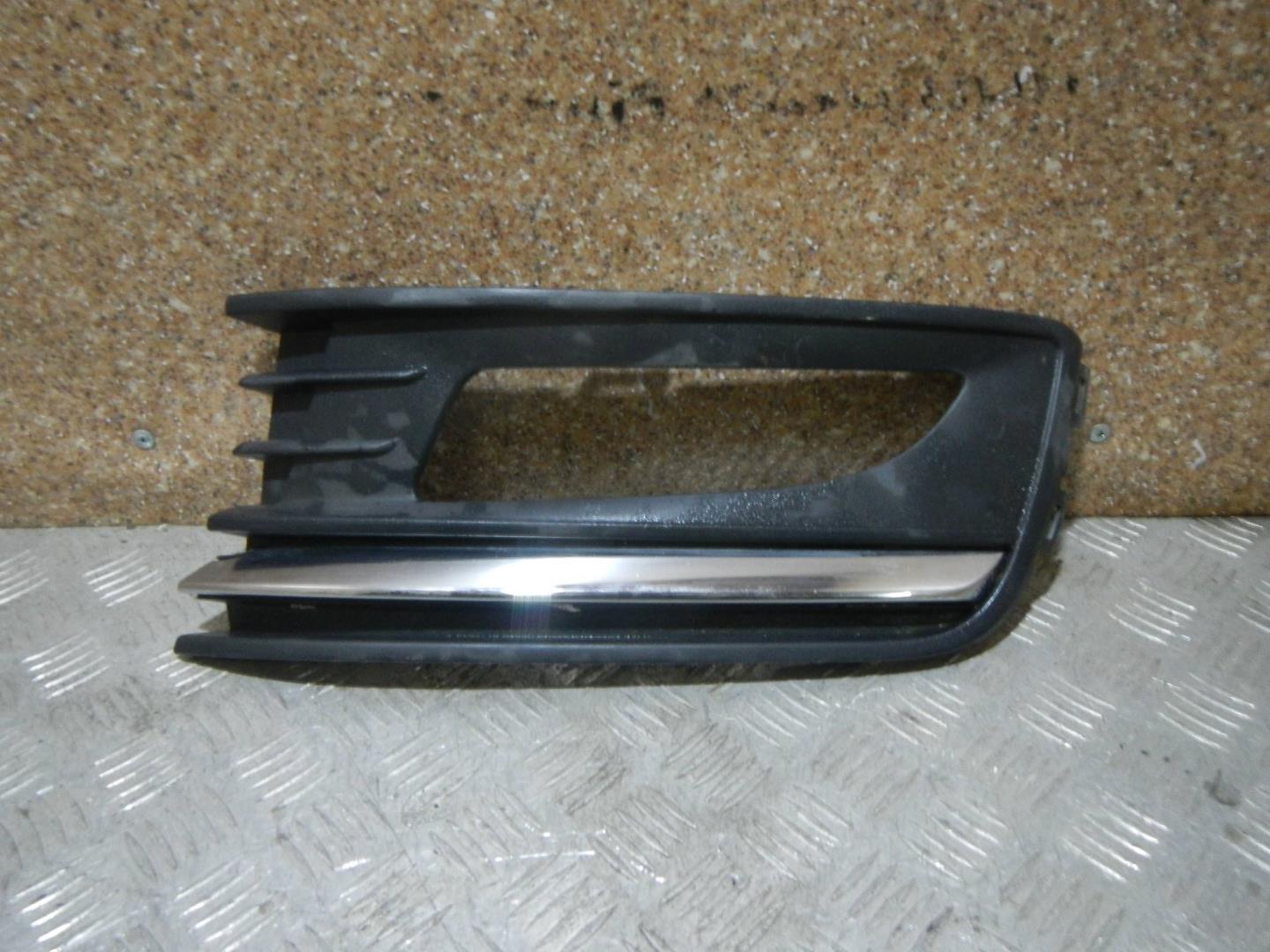 Решетка в бампер левая