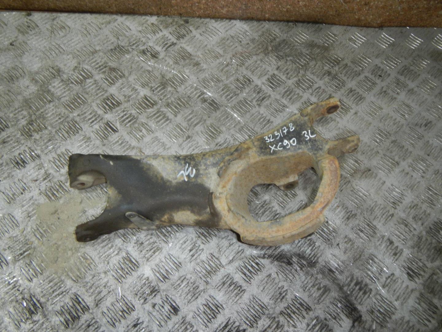 Рычаг задний нижний левый