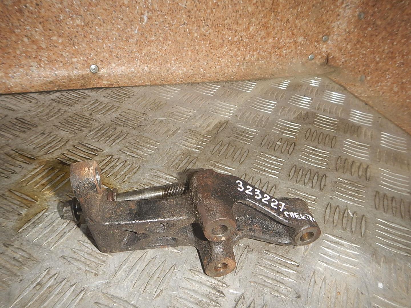 Кронштейн ГУР