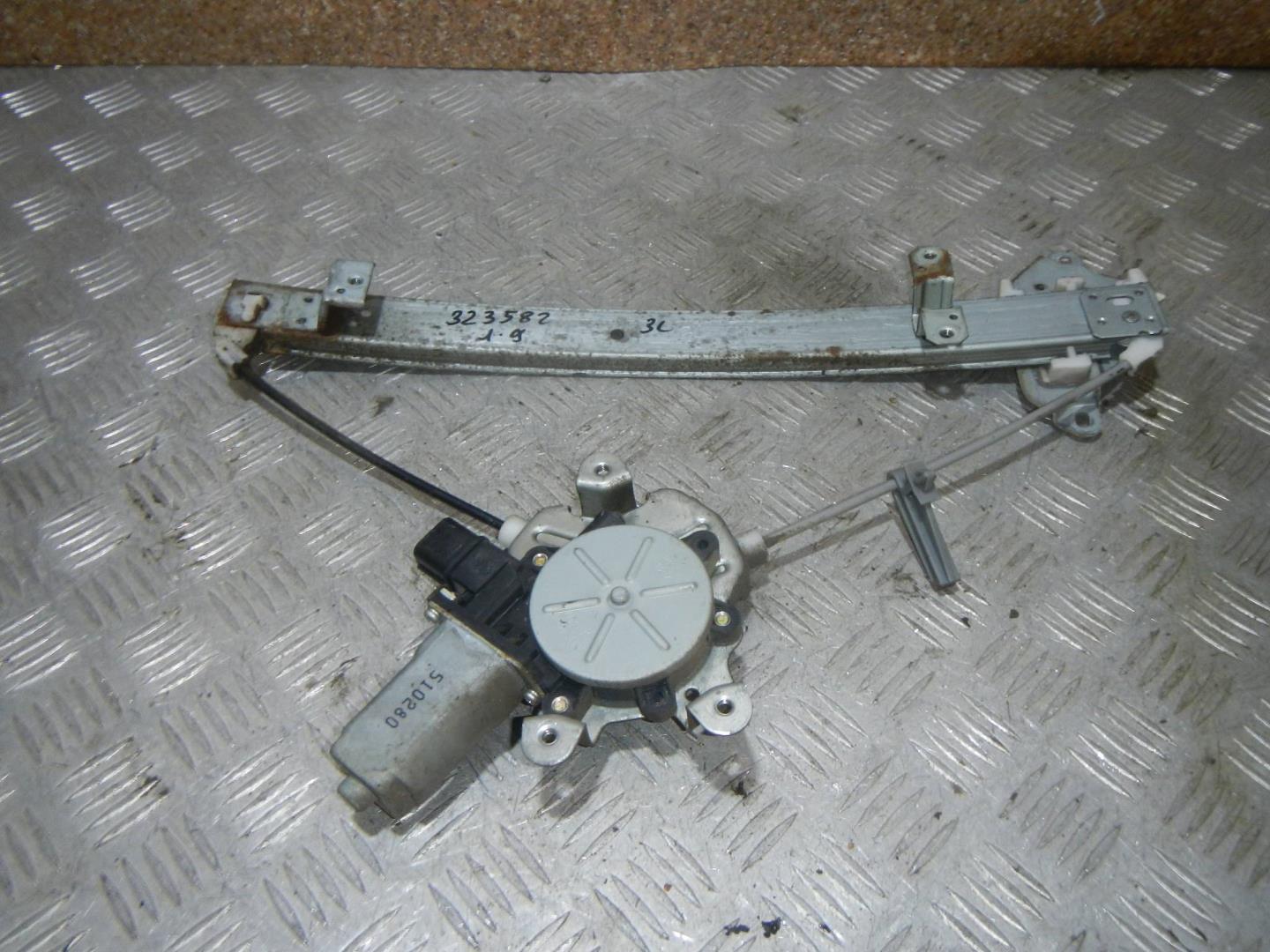 Стеклоподъемник электр. задний левый