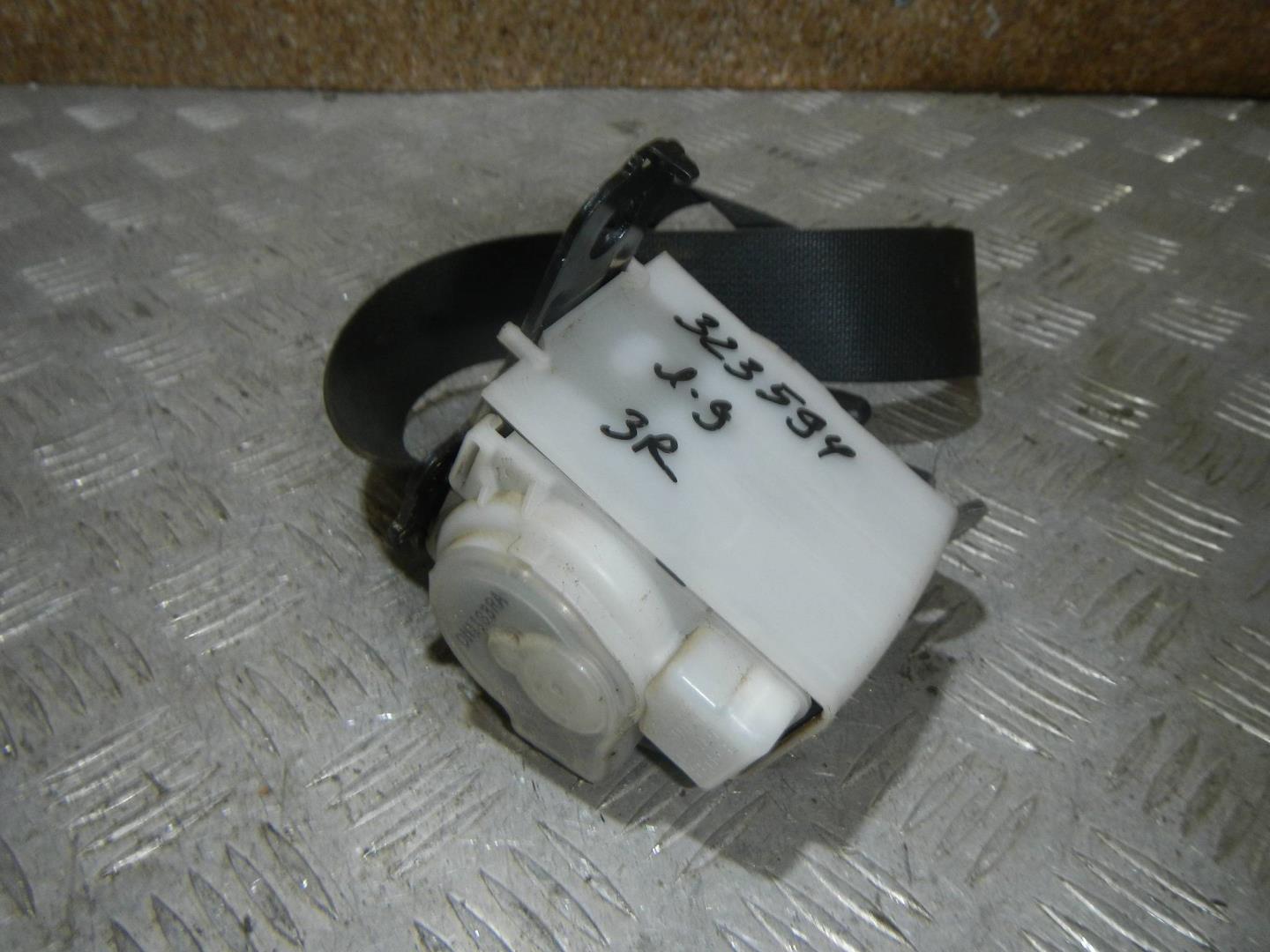 Ремень безопасности