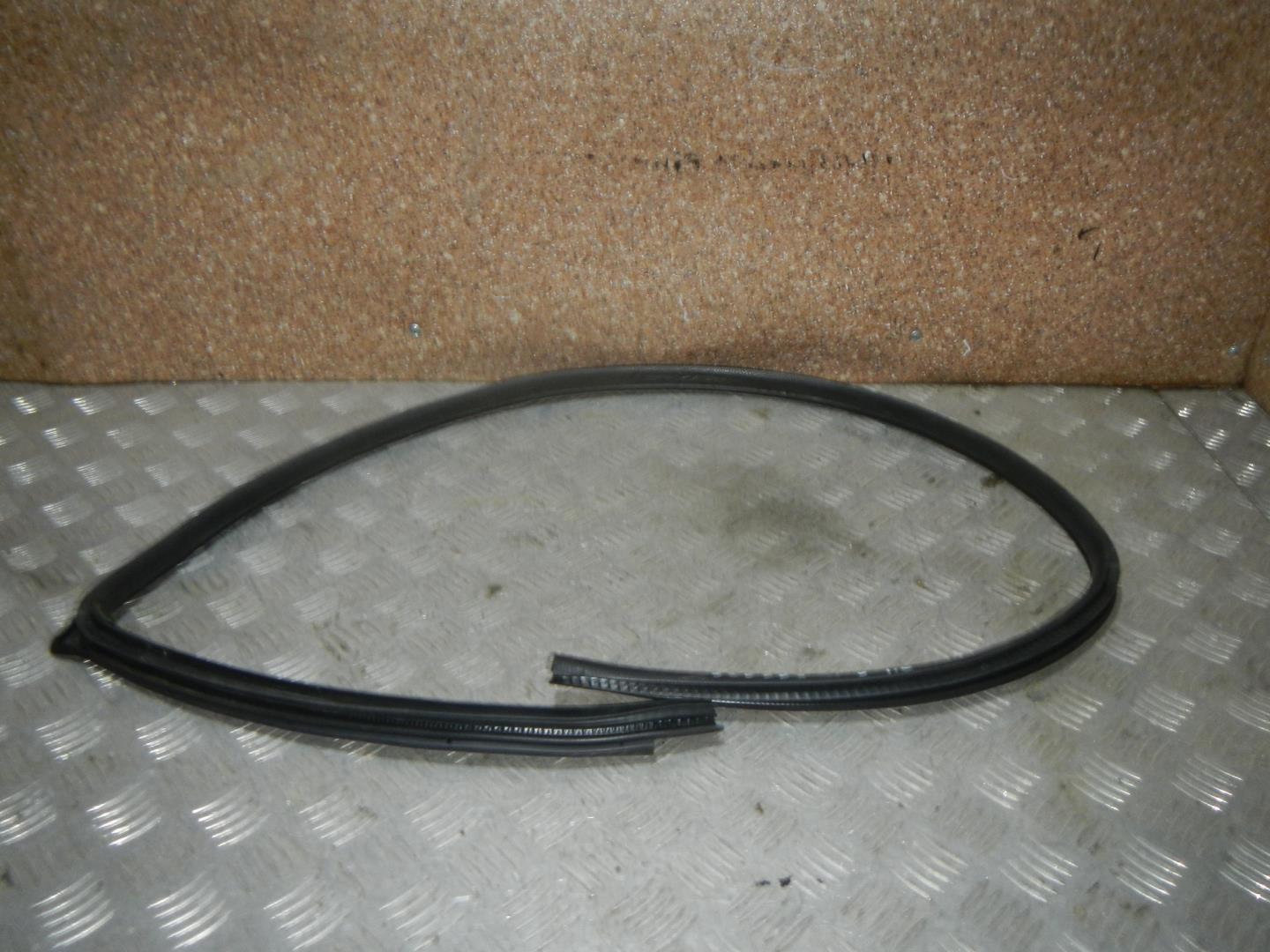 Уплотнитель двери