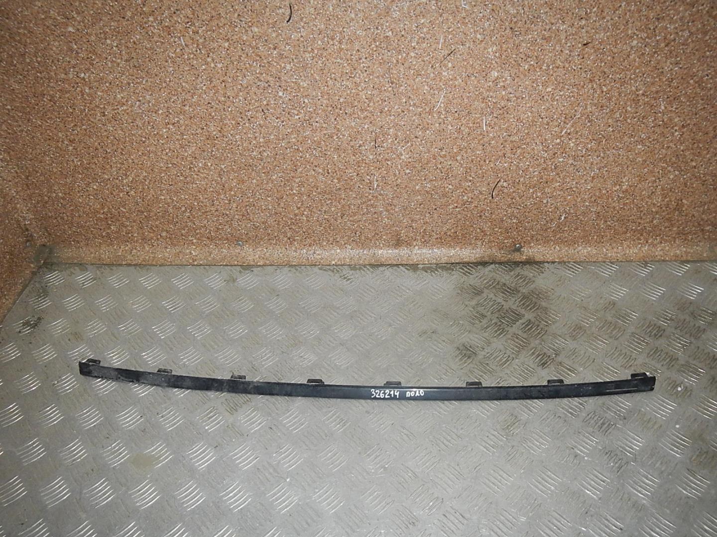 Молдинг переднего бампера