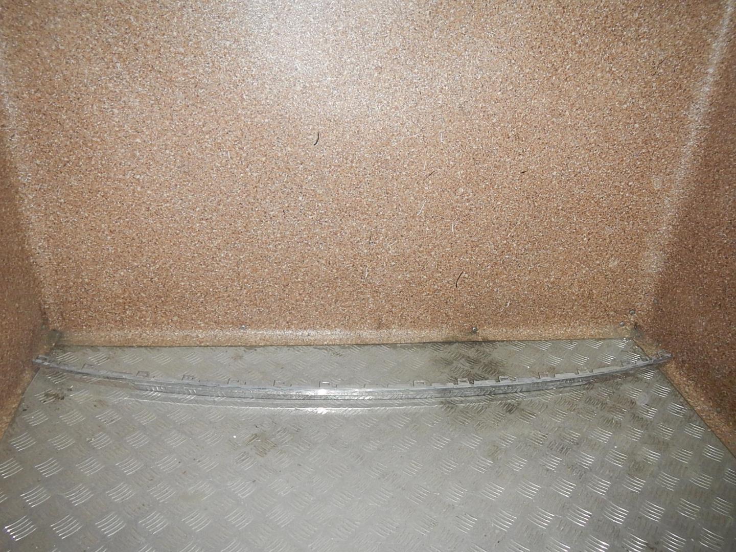 Молдинг заднего бампера