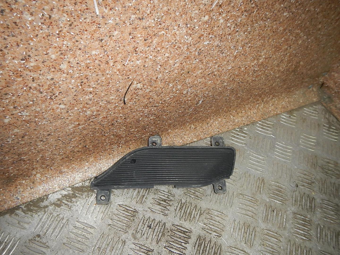 Решетка в бампер правая