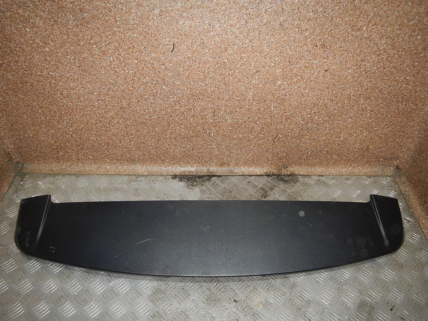 Спойлер (дефлектор) крышки багажника