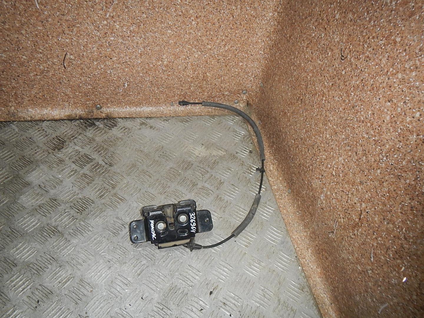 Замок багажника