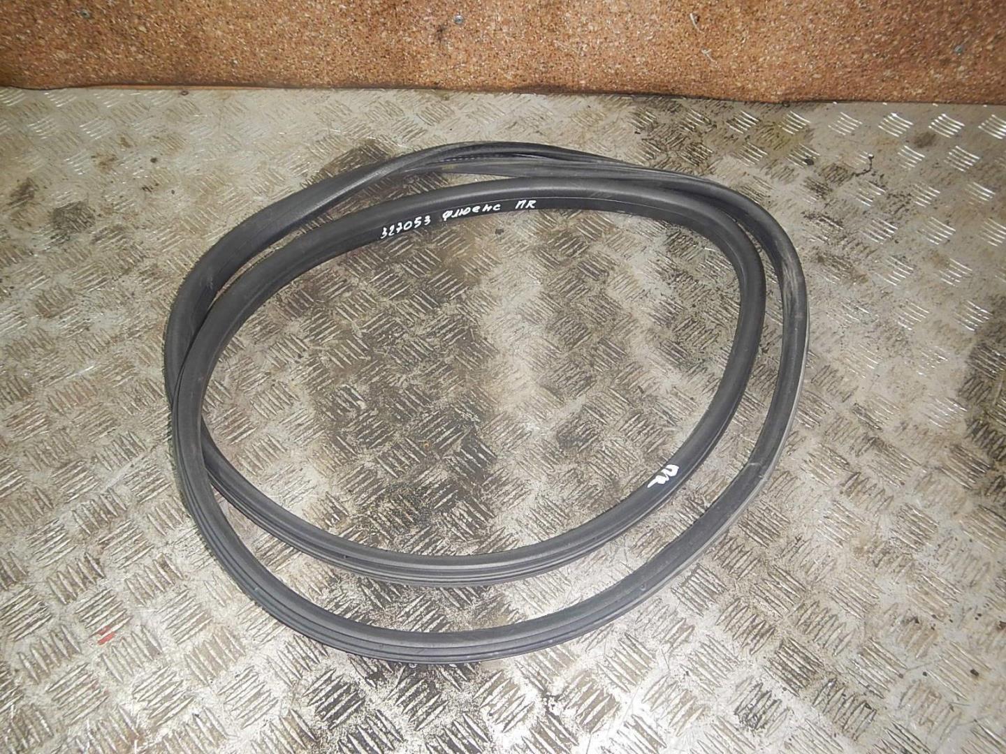 Уплотнитель двери