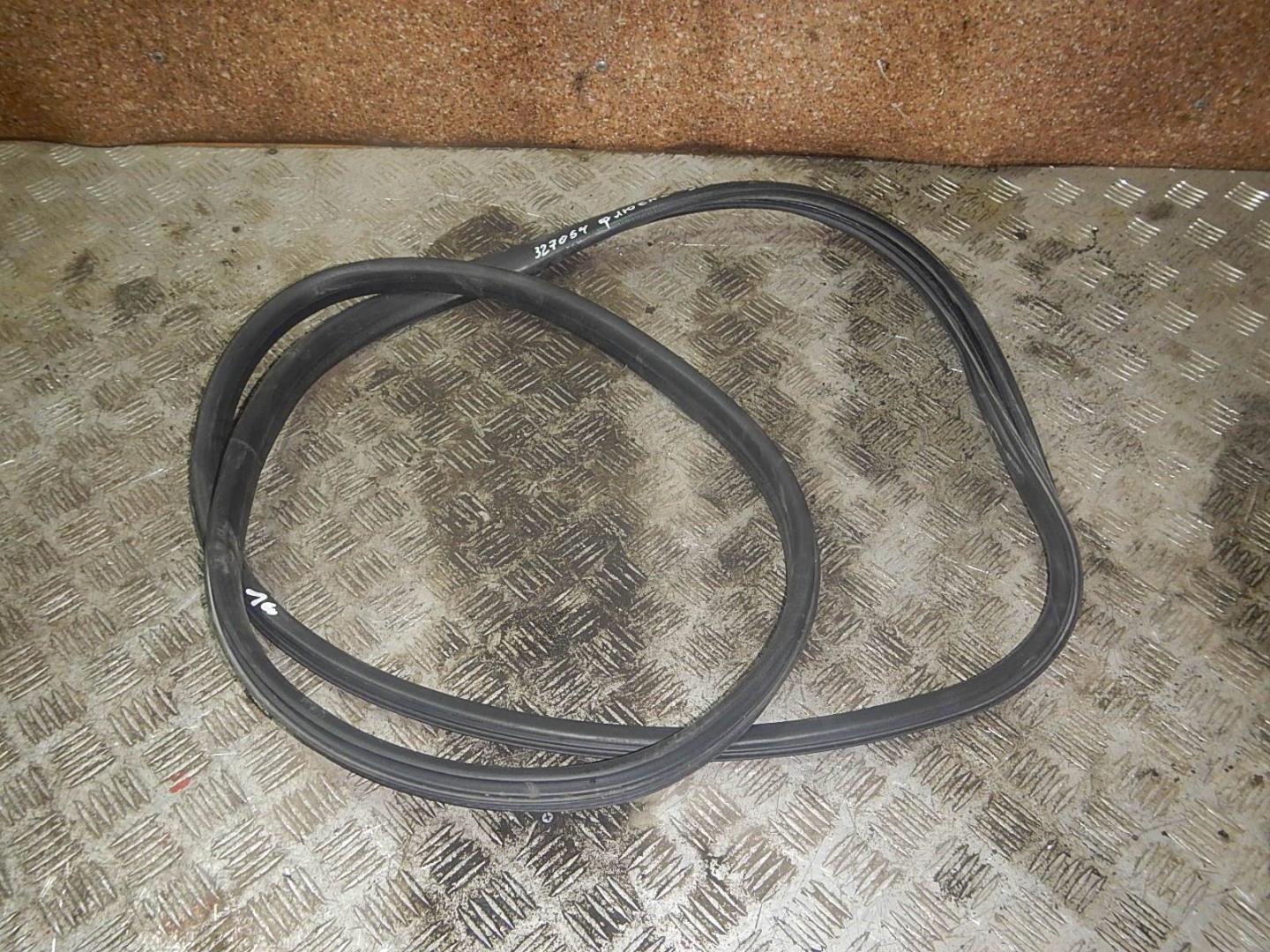 Уплотнитель двери