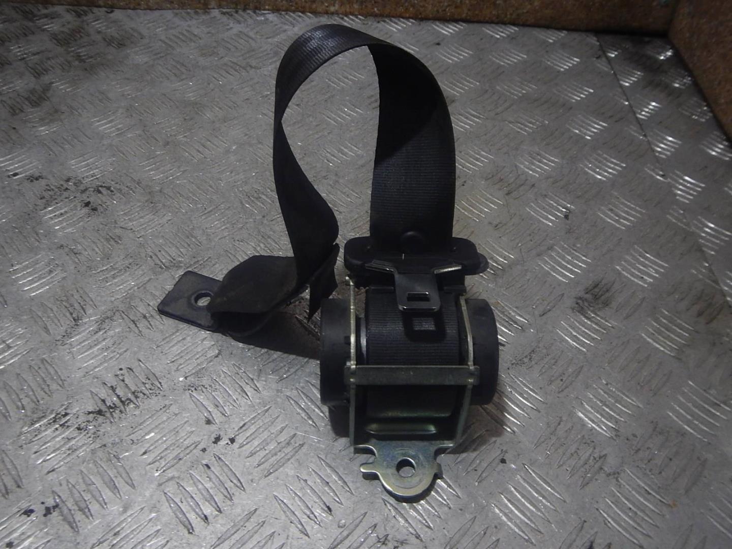 Ремень безопасности