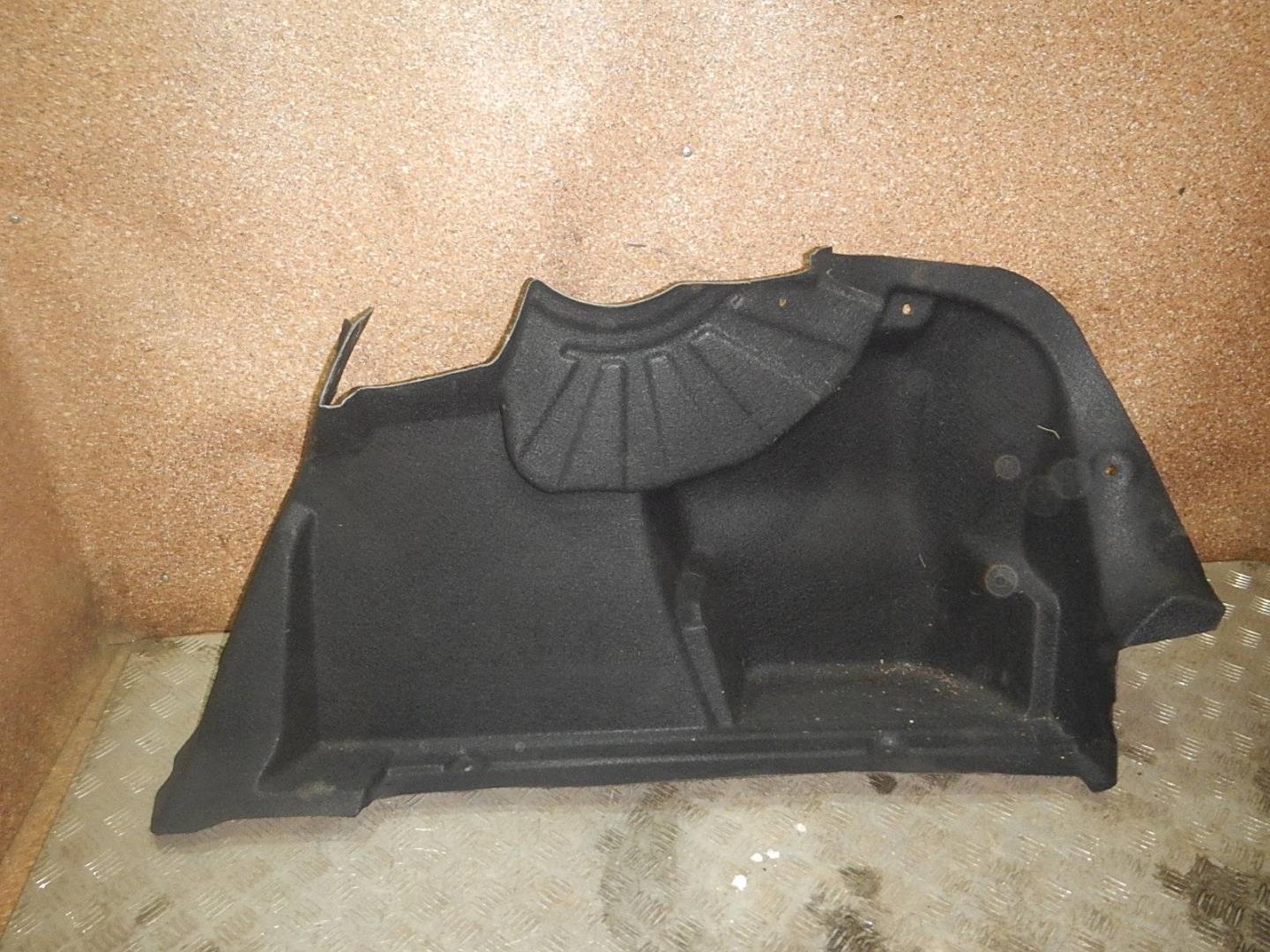 Обшивка багажника