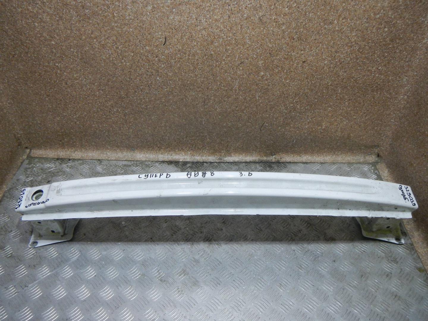 Усилитель заднего бампера