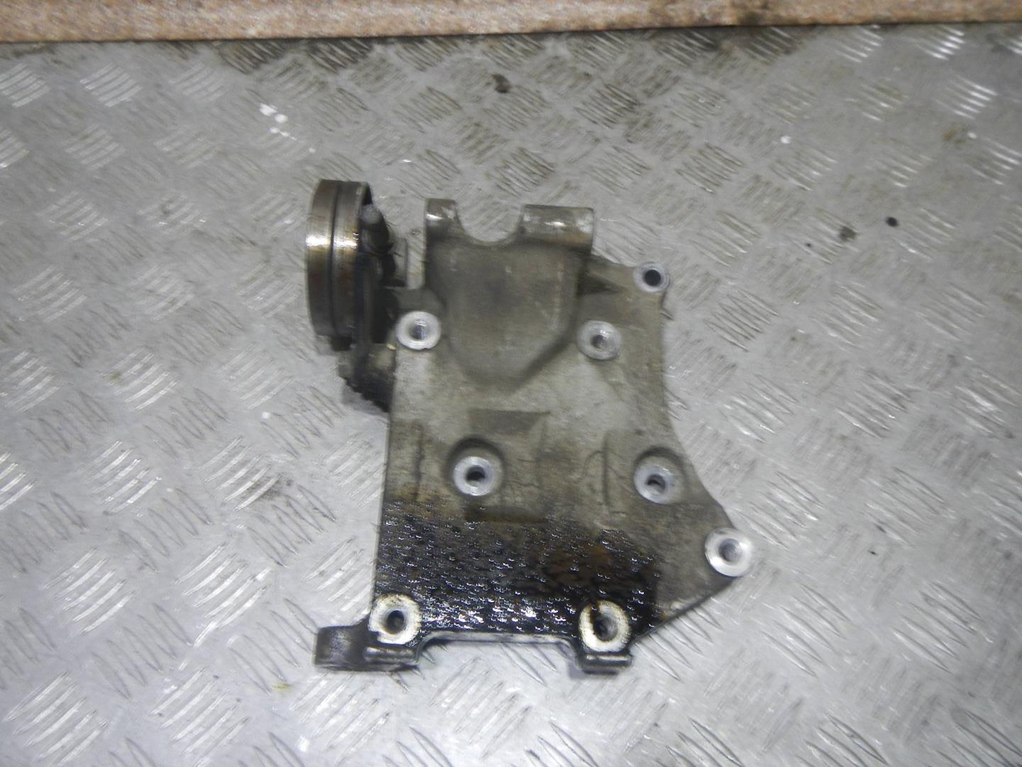 Кронштейн генератора