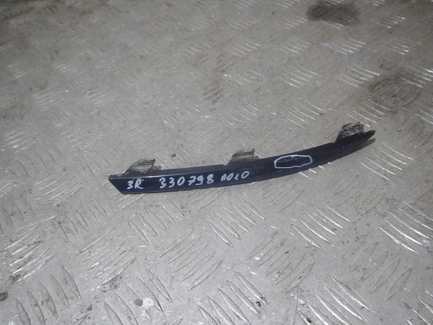 Молдинг заднего бампера