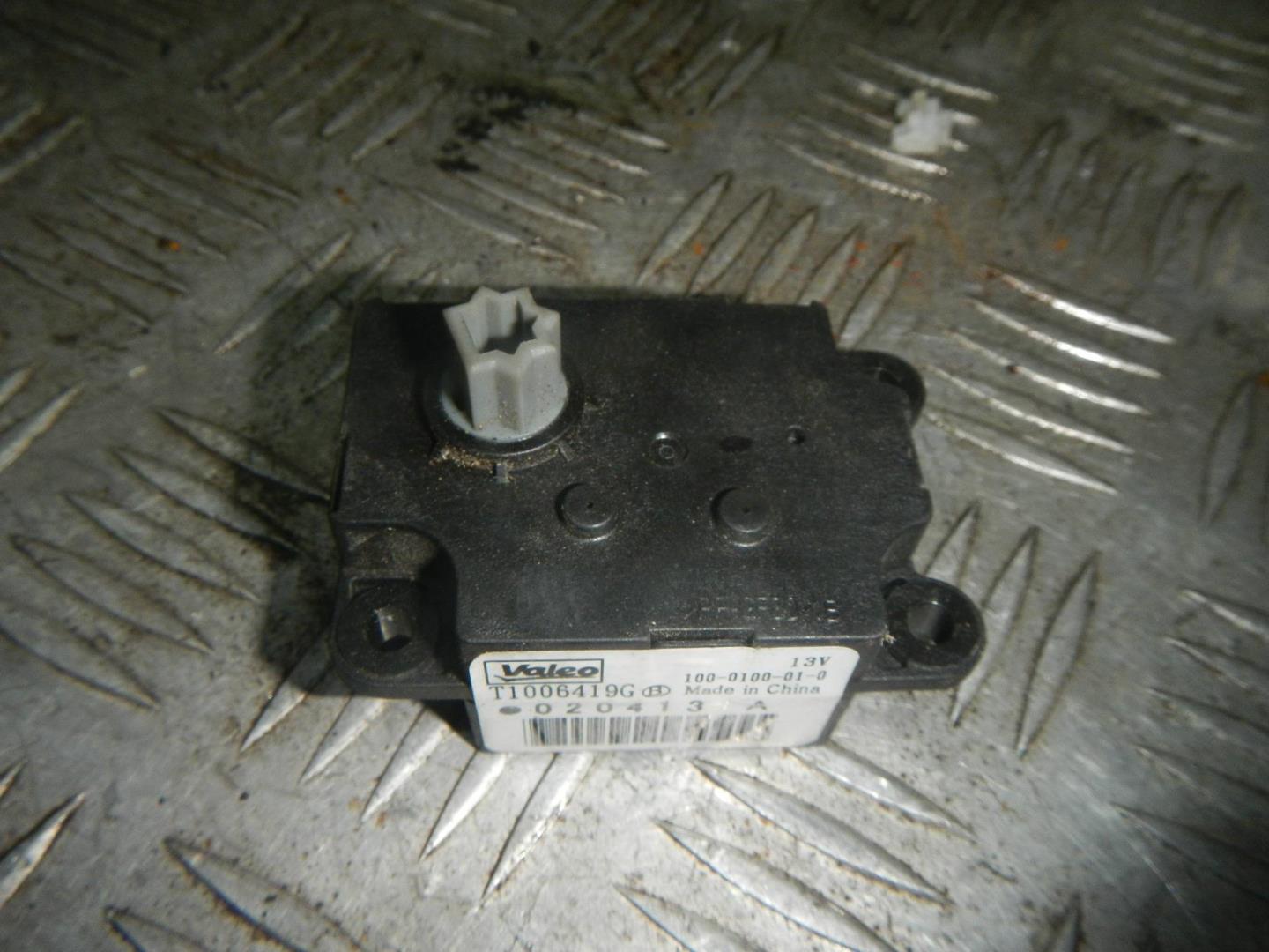 Моторчик заслонки печки